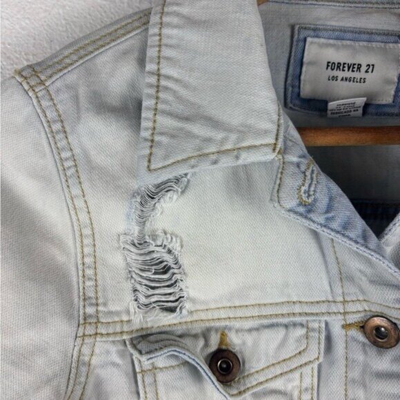 Forever 21 Small Women's Light Blue Wash Denim Distressed Jean Jacket Cropped - Picture 4 of 11